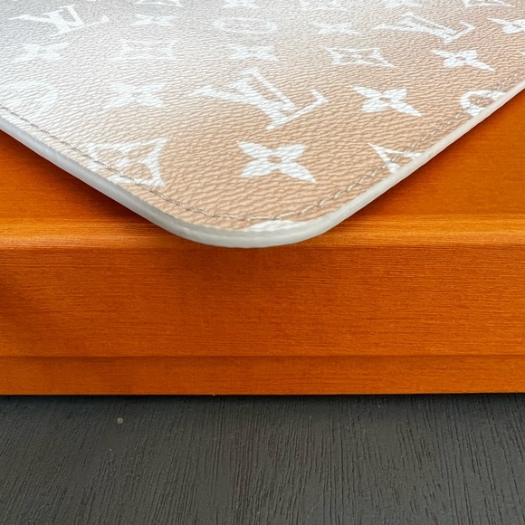 Louis Vuitton Neverfull Pochette By The Pool Monogram Giant - Picture 10 of 14